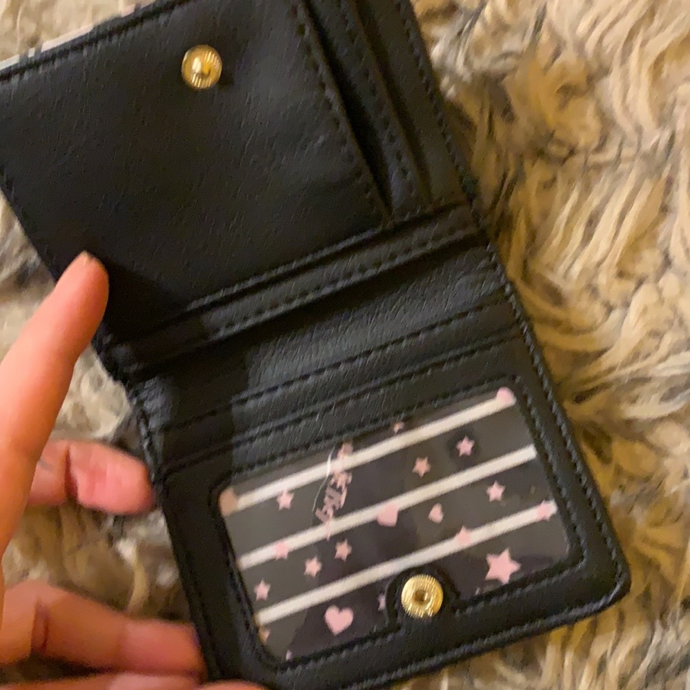 Betsey Johnson wallet - Picture 4 of 5